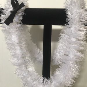 NWOT Graduation Lei Handmade White Sequin Fun Fur Eyelash Yarn